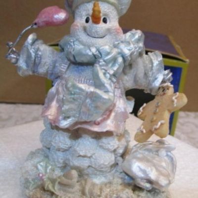 Snowman Collectible, Mickey solar bobblehead, 4 Christmas ornaments