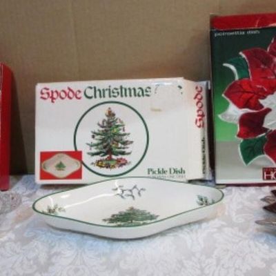 Sale Photo Thumbnail #135: The Poinsettia dish is Home of the Holidays, See pictures