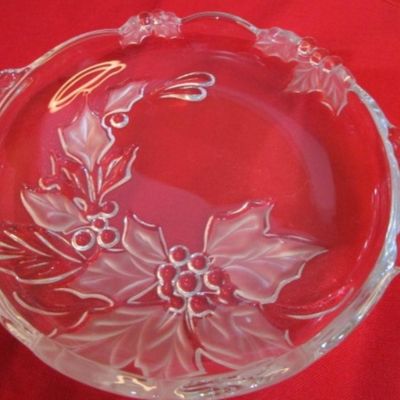 Sale Photo Thumbnail #136: The Poinsettia dish is Home of the Holidays, See pictures