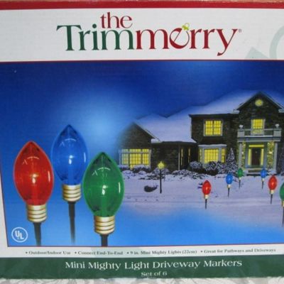 Sale Photo Thumbnail #232: Contains 6 lights with stakes, Good condition, See pictures
