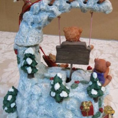 Sale Photo Thumbnail #370: Bear swings, plays "Jingle Bells", see pictures