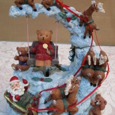 Sale Photo Thumbnail #369: Bear swings, plays "Jingle Bells", see pictures