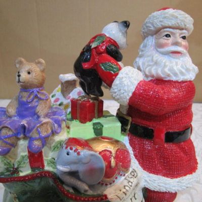 Sale Photo Thumbnail #376: Plays "Here Comes Santa Claus", see pictures