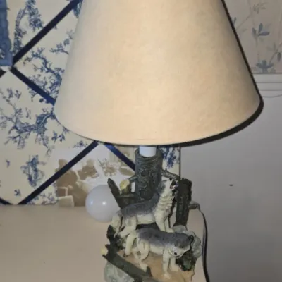 Sale Photo Thumbnail #115: Wolf howling table lamp