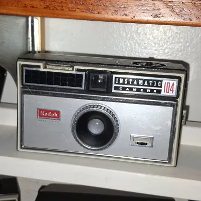 Sale Photo Thumbnail #174: Kodak instamatic camera x