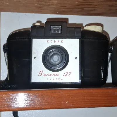 Sale Photo Thumbnail #185: Kodak brownie camera