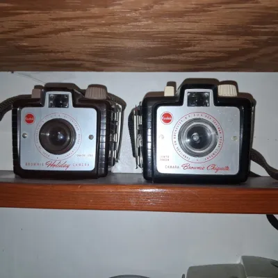 Sale Photo Thumbnail #186: Kodak brownie holiday and brownie chiquita cameras