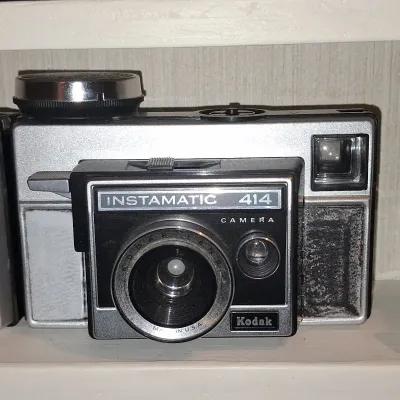 Sale Photo Thumbnail #193: Kodak instamatic camera k