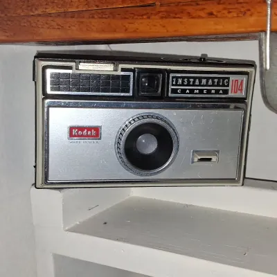 Sale Photo Thumbnail #195: Kodak instamatic camera m