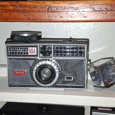 Sale Photo Thumbnail #196: Kodak instamatic camera n
