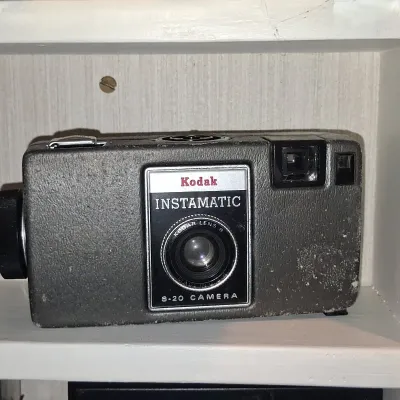 Sale Photo Thumbnail #200: Kodak instamatic s camera