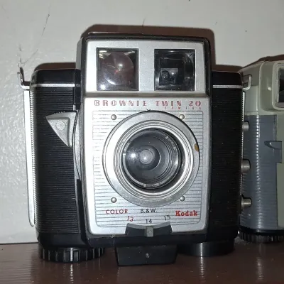 Sale Photo Thumbnail #219: Kodak brownie twin camera