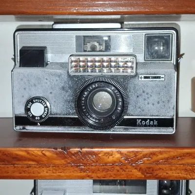 Sale Photo Thumbnail #225: Kodak instamatic camera with ektanar lens