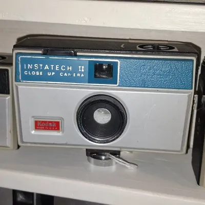 Sale Photo Thumbnail #230: Kodak insta tech close up camera