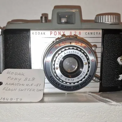 Sale Photo Thumbnail #231: Kodak pony camera