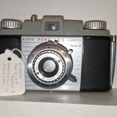 Sale Photo Thumbnail #232: Kodak pony model b camera
