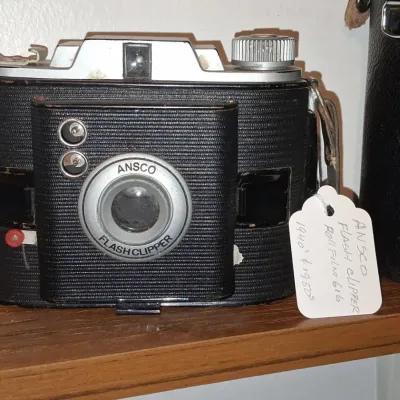 Sale Photo Thumbnail #235: Ansco flash clipper camera