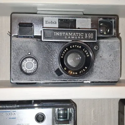 Sale Photo Thumbnail #241: Kodak instamatic x camera