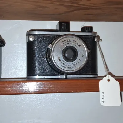 Sale Photo Thumbnail #245: Kodak duex camera