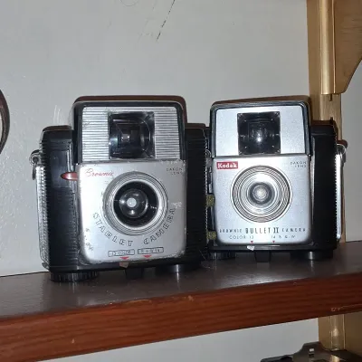 Sale Photo Thumbnail #253: Kodak brownie starlet and brownie bullet ii cameras