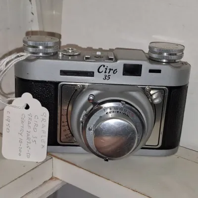 Sale Photo Thumbnail #274: Graflex ciro rangefinder camera with graftar lens