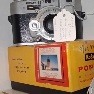 Sale Photo Thumbnail #277: Kodak rangefinder camera