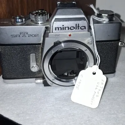 Sale Photo Thumbnail #281: Minolta sr t mm slr camera