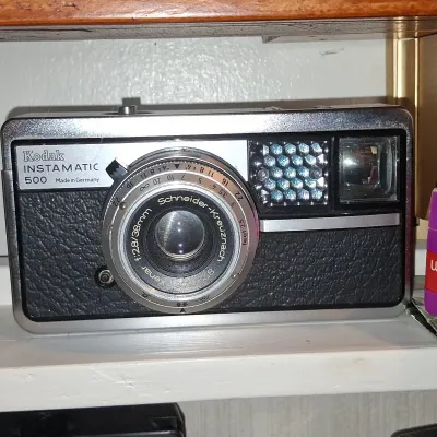 Sale Photo Thumbnail #295: Kodak instamatic camera