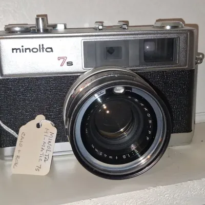 Sale Photo Thumbnail #312: Minolta hi matic s rangefinder camera