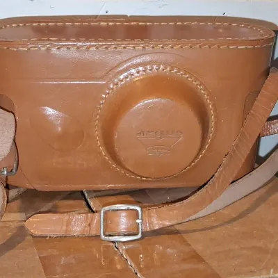 Sale Photo Thumbnail #335: Argus c rangefinder camera with ever ready case