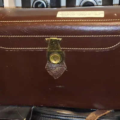 Sale Photo Thumbnail #337: Bell howell mm magazine camera t carrying case