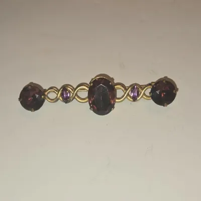 Sale Photo Thumbnail #350: Vintage amethyst glass bar brooch