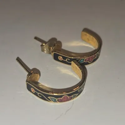 Sale Photo Thumbnail #351: Vintage cloisonn enamel floral hoop earrings