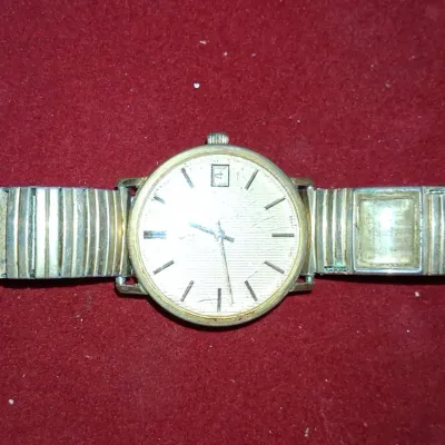 Sale Photo Thumbnail #352: Vintage elgin gold plated men s wristwatch with speidel band