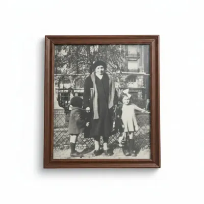 Sale Photo Thumbnail #434: Vintage family portrait photograph