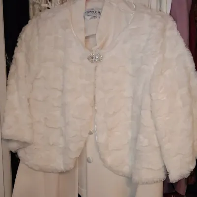 Sale Photo Thumbnail #447: Bedford fair lifestyles faux fur bolero jacket with rhinestone clasp