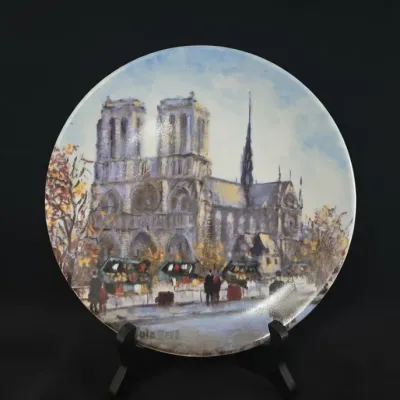 Sale Photo Thumbnail #460: Louis dali la cathdrale notre dame collector plate