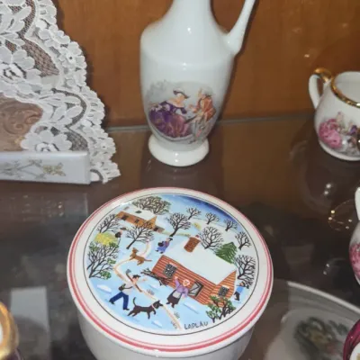 Sale Photo Thumbnail #480: Villeroy boch naif christmas laplau winter scene porcelain trinket box