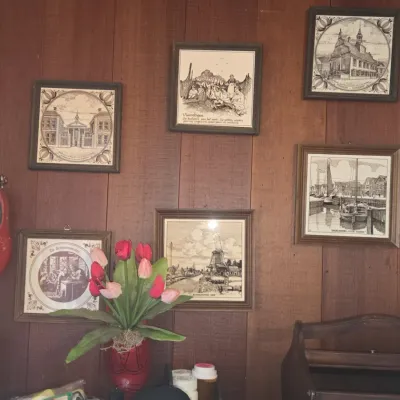 Sale Photo Thumbnail #504: Collection of dutch souvenir wall tiles
