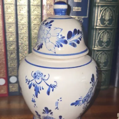 Sale Photo Thumbnail #572: Delft blue e h hand painted lidded jar