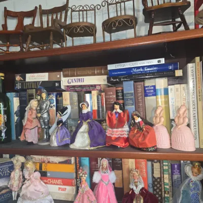 Sale Photo Thumbnail #639: Collection of vintage madame alexander and franklin heirloom dolls