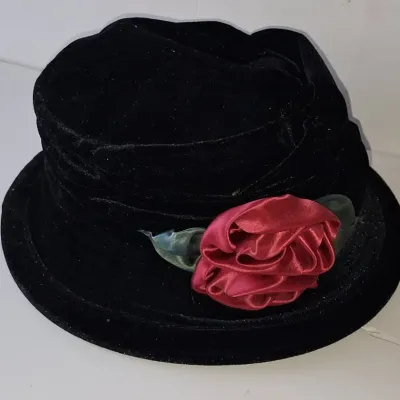 Sale Photo Thumbnail #660: Toucan collection new york velvet cloche hat
