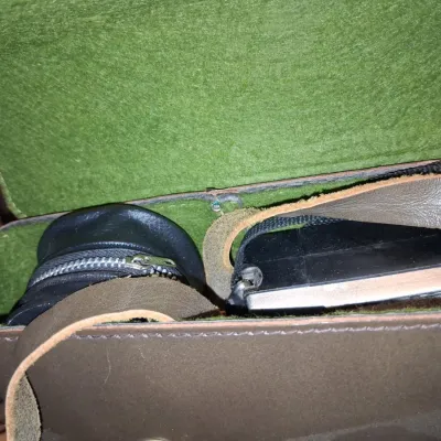 Sale Photo Thumbnail #670: Vintage leica m or m or m ever ready leather camera case