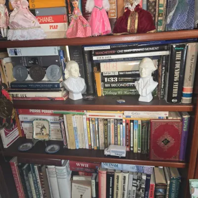 Sale Photo Thumbnail #695: Franklin and jefferson parian ware busts