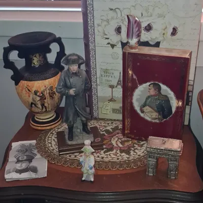 Sale Photo Thumbnail #700: Napoleon bonaparte collectible grouping