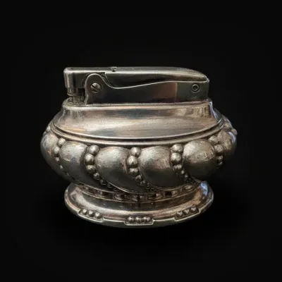 Sale Photo Thumbnail #702: Ronson crown table lighter