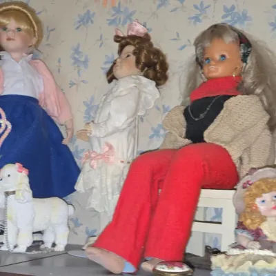 Sale Photo Thumbnail #721: Assorted vintage collectible doll collection