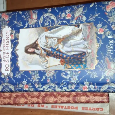 Sale Photo Thumbnail #762: Le petit livre des rois de france by ditions du chne