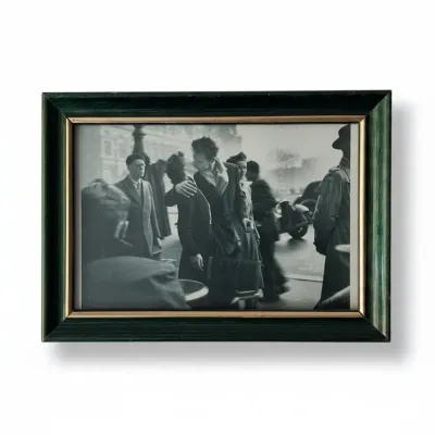 Sale Photo Thumbnail #769: Robert doisneau le baiser de l htel de ville the kiss size x