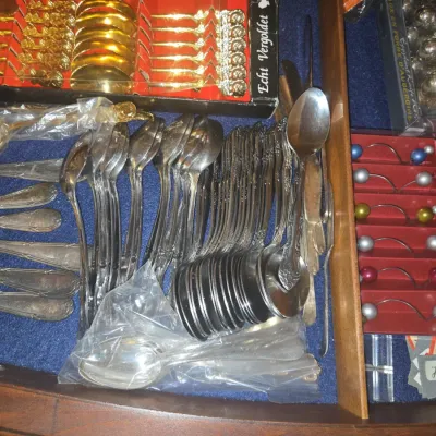 Sale Photo Thumbnail #787: Wm rogers son stainless flatware collection
